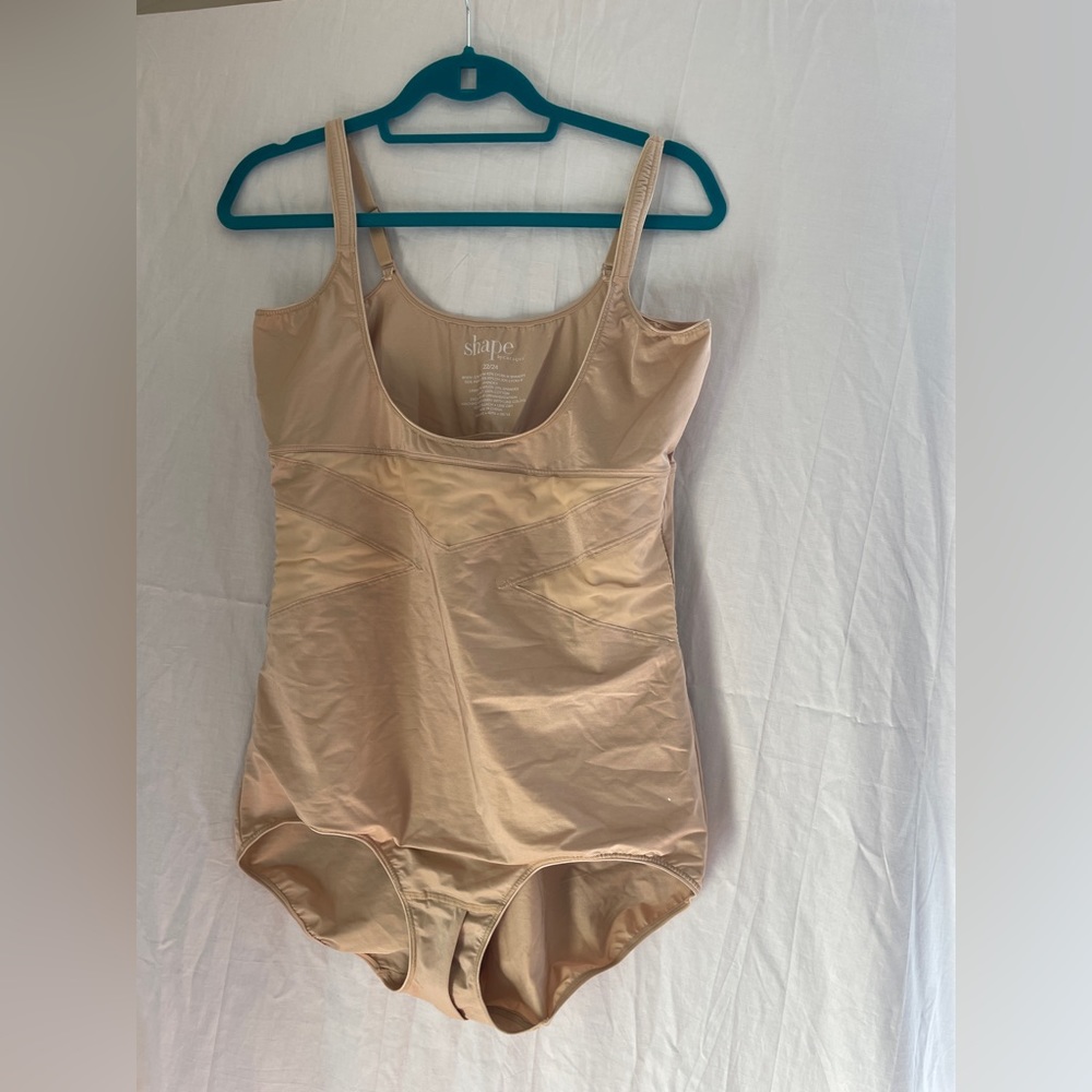 Shape by Cacique shape wear size 22/24